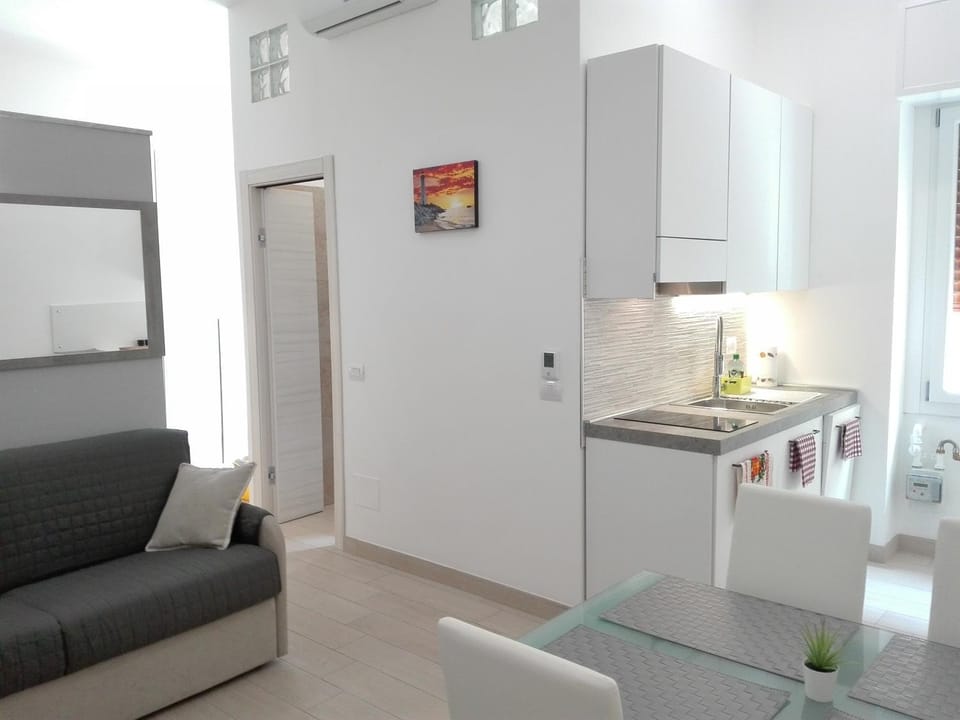Kitchen or kitchenette, Living room