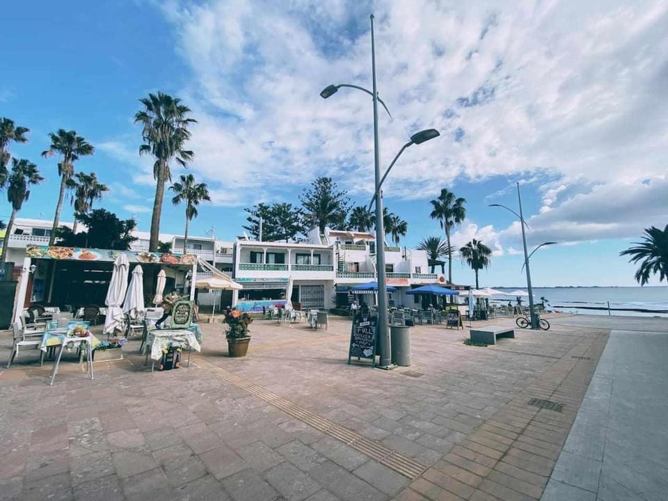 Sea view, Location