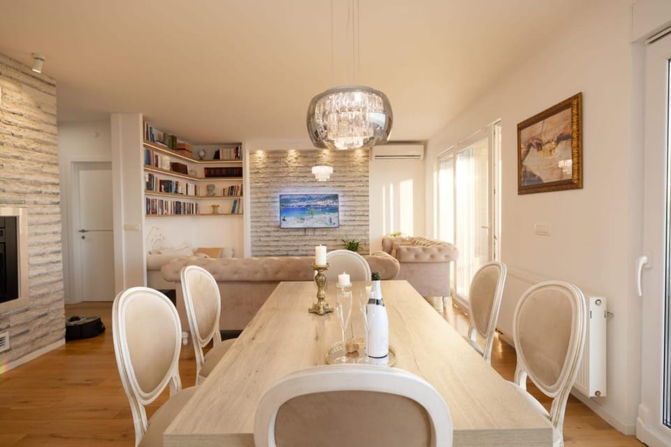 Penthouse Nikola Apartment in Makarska