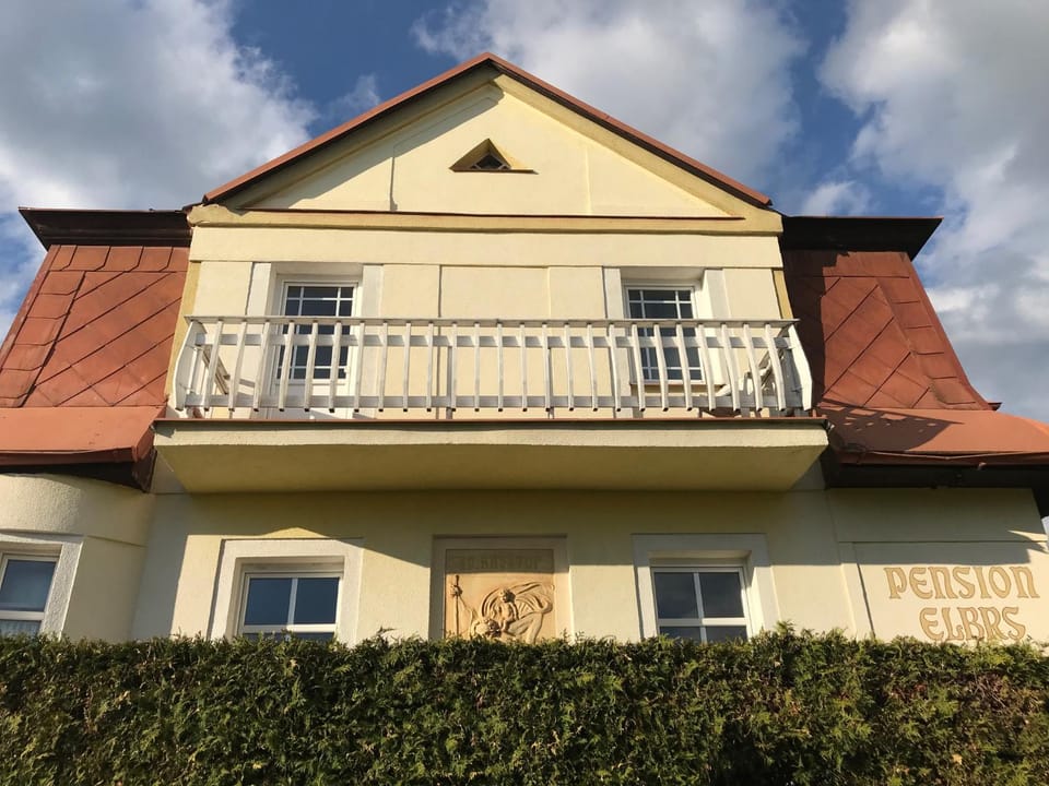 Facade/entrance, Garden