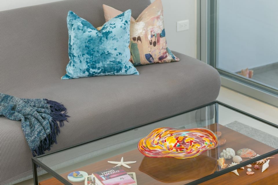 Living room, Decorative detail, Seating area