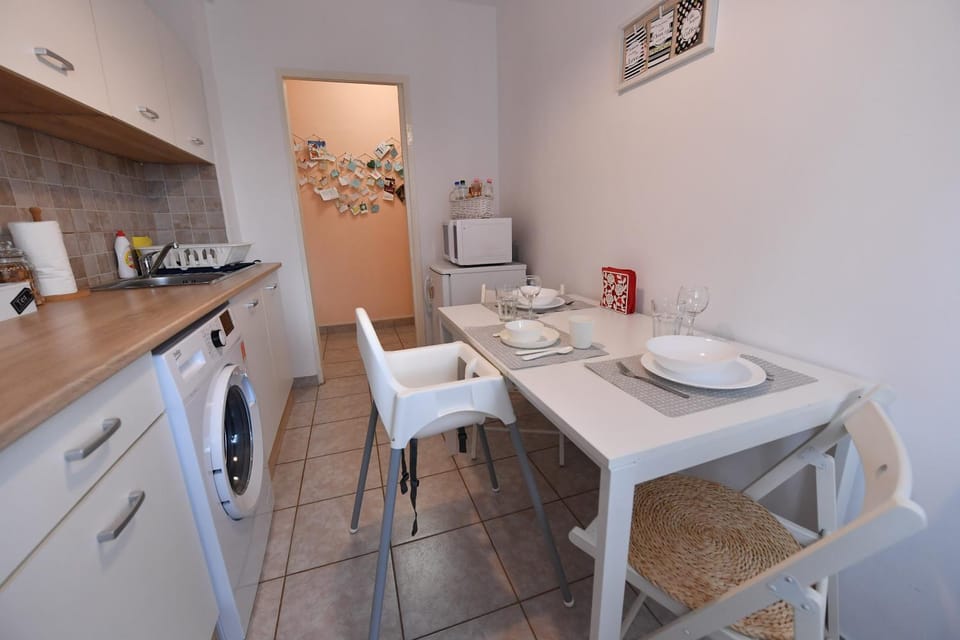 Coffee/tea facilities, Kitchen or kitchenette, Dining area, minibar, pet friendly, stove, toaster