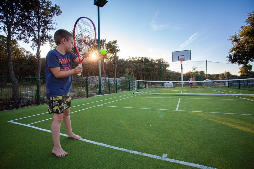 Tennis court