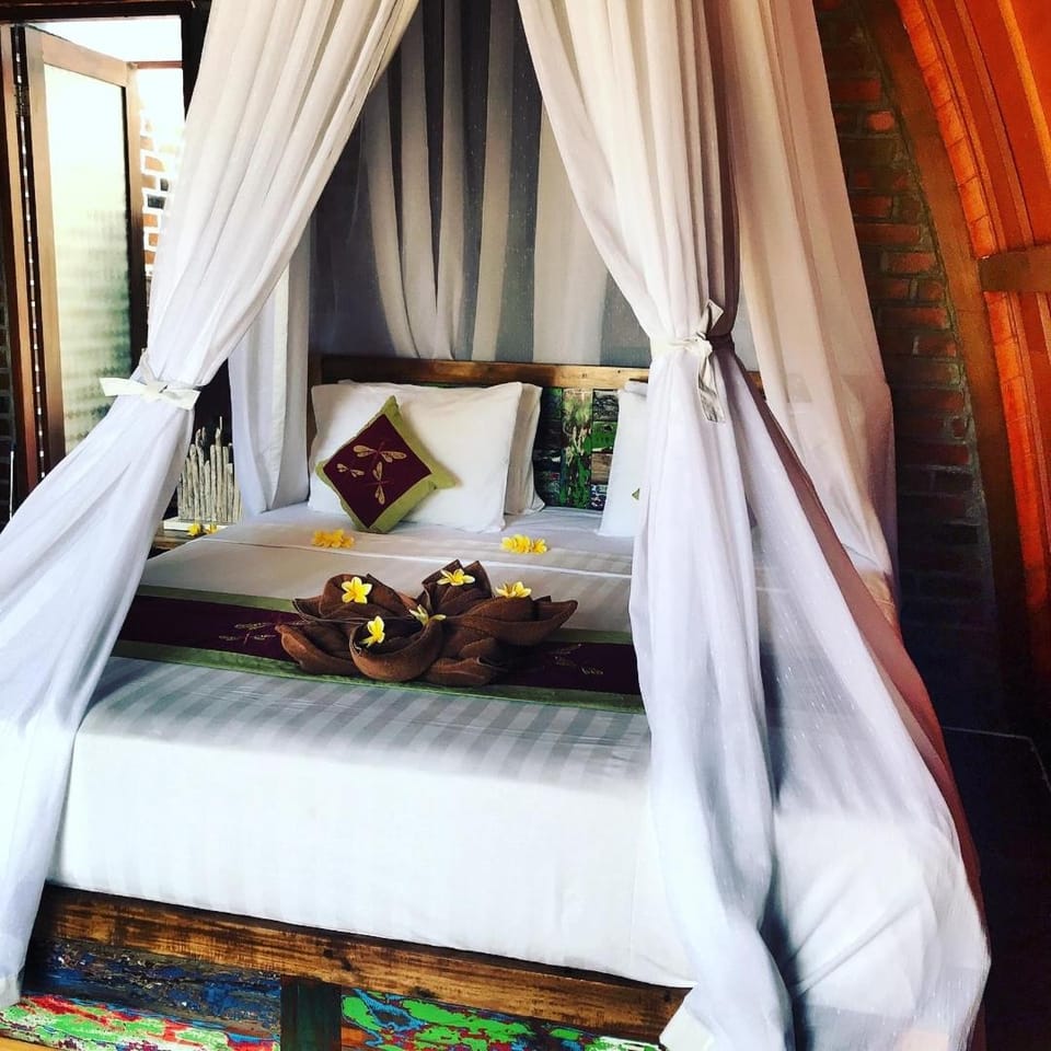 Balangan Sea View Bungalow Hotel in Bali