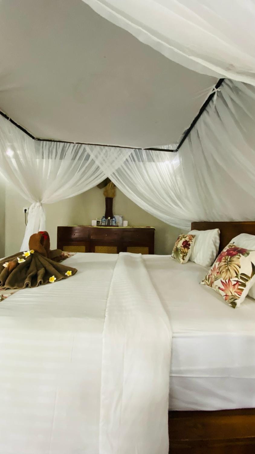 Balangan Sea View Bungalow Hotel in Bali