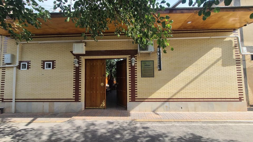 Facade/entrance