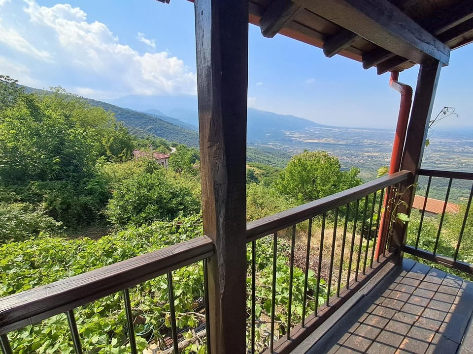 View (from property/room), Balcony/Terrace, Mountain view