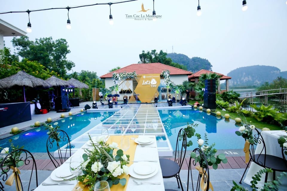 Swimming pool, wedding