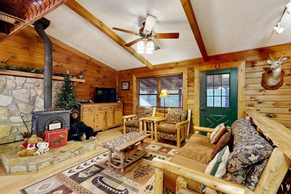 Moose Creek Lodge House in Tennessee