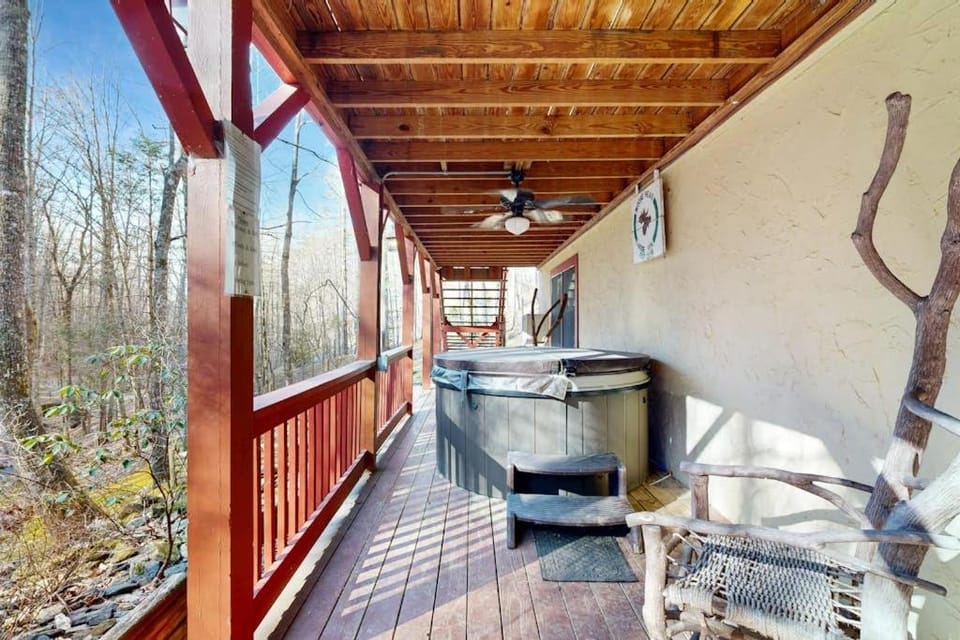 Moose Creek Lodge House in Tennessee