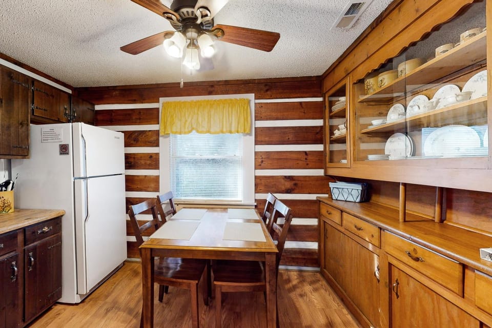 2 Bed 2 Bath Vacation home in Whittier II House in Qualla