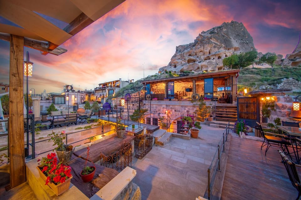 Property building, Nearby landmark, Day, View (from property/room), City view, Mountain view, Location, Sunrise, Sunset