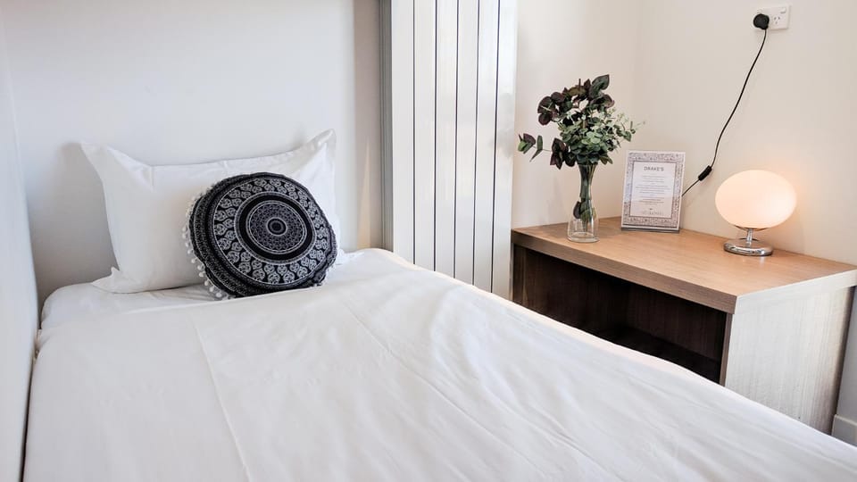 Bed, Bedroom, bunk bed