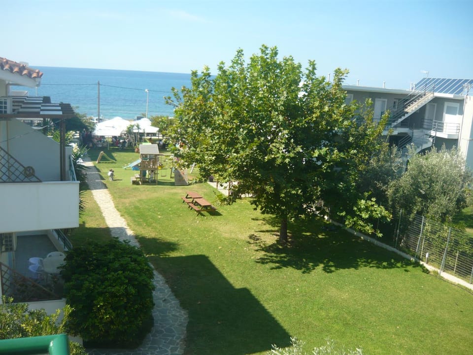 Garden view, Sea view