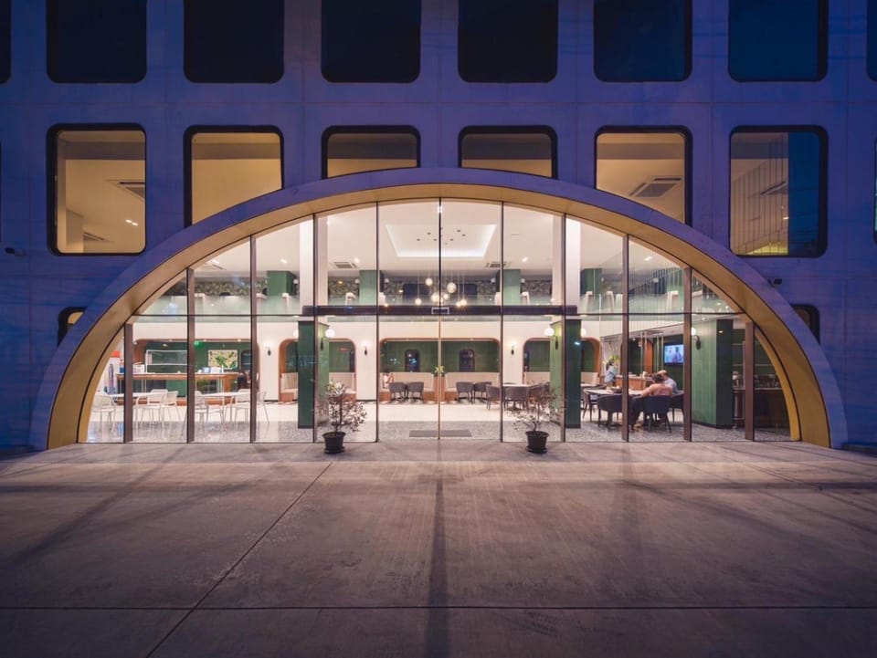 Facade/entrance