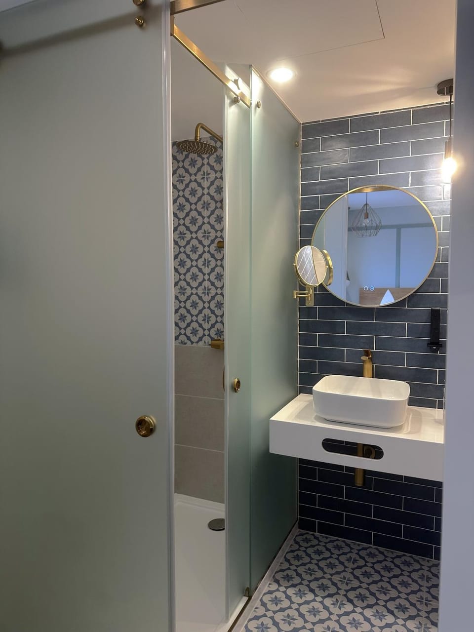 Shower, Bathroom