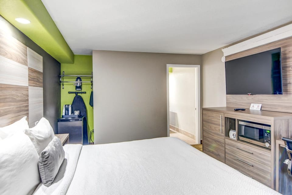 TV and multimedia, Photo of the whole room