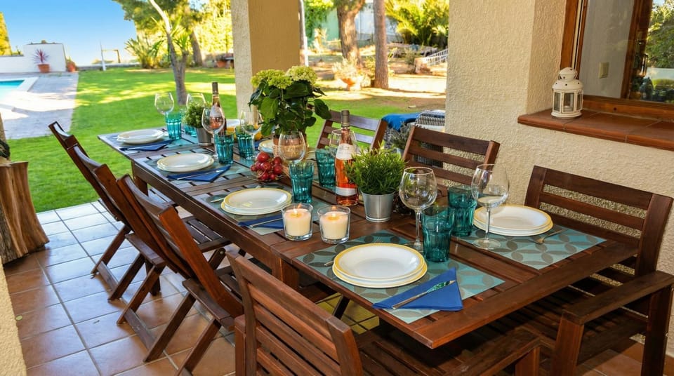 Villa Sitges Colibri at 10 min Walk Beaches - Center City Amaizing Garden Pool XXL Private Tenis Piste Villa in Garraf