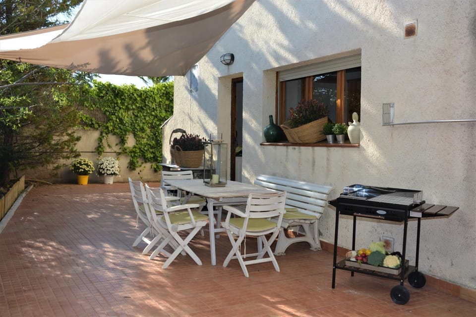 Patio, BBQ facilities