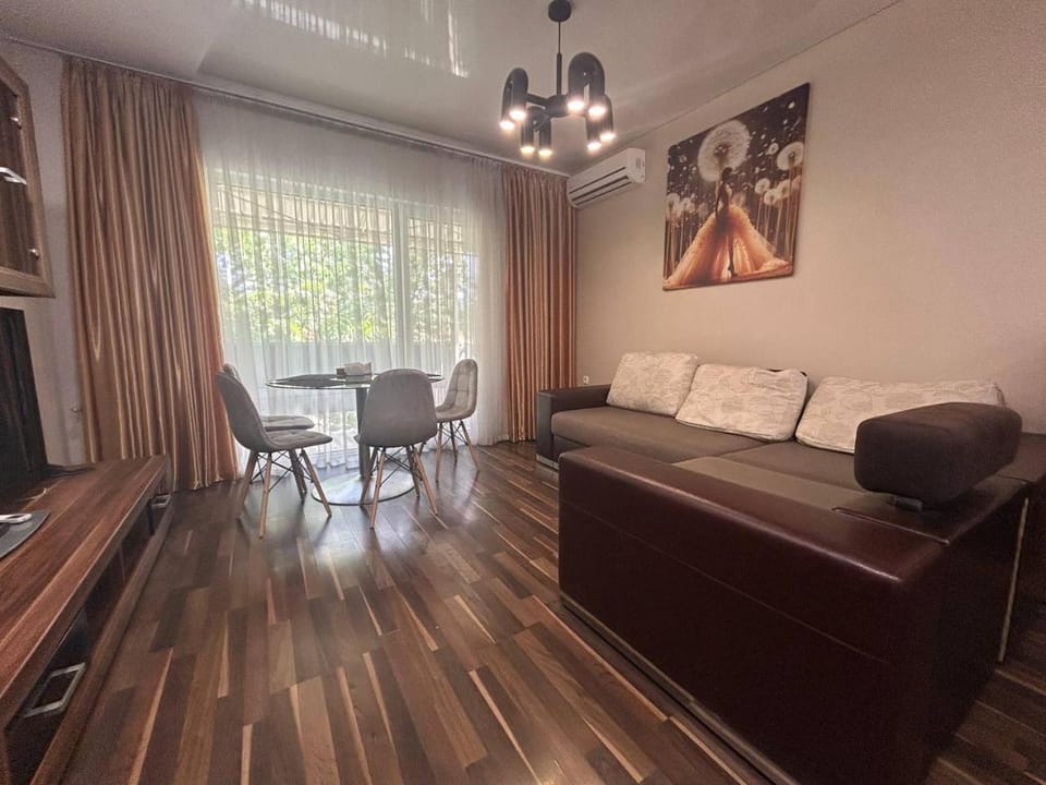 Communal lounge/ TV room, TV and multimedia, Living room, Seating area