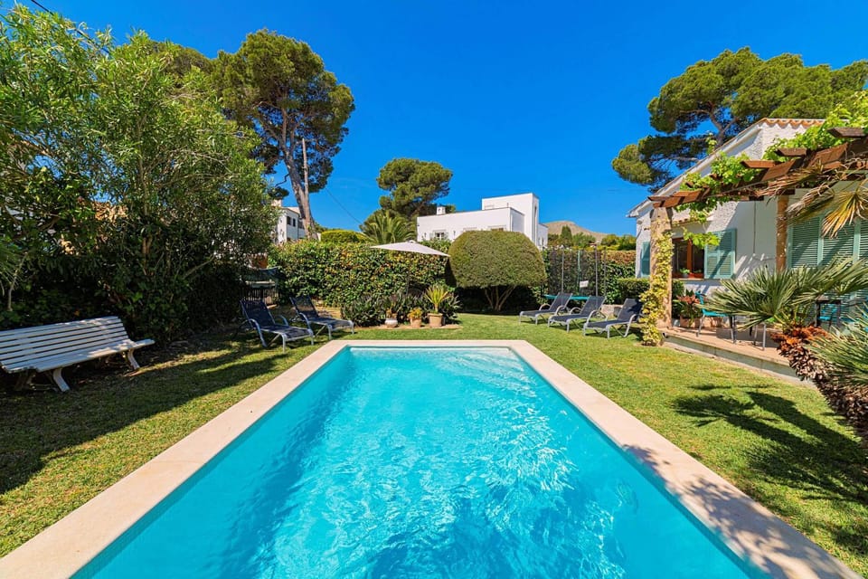 Garden, Garden view, Pool view, Swimming pool, sunbed