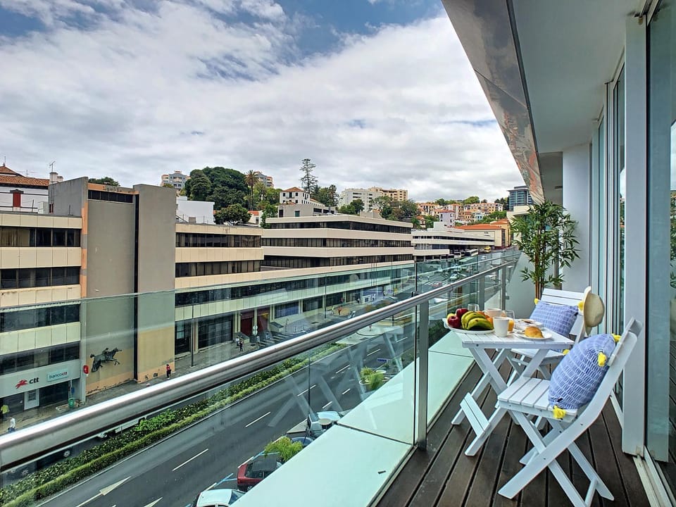 Property building, Balcony/Terrace