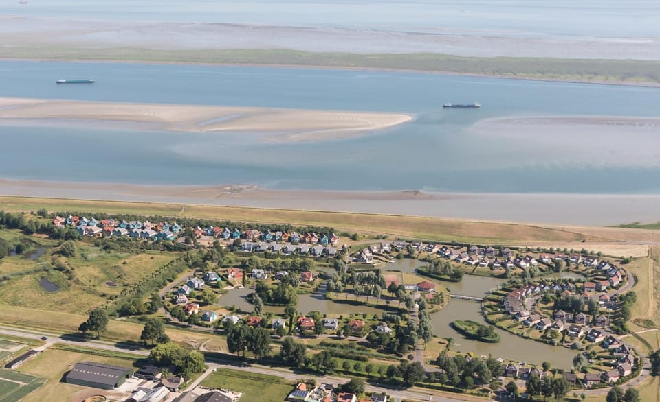 Nearby landmark, Neighbourhood