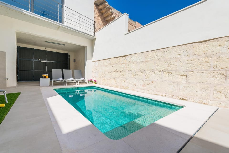 Property building, Facade/entrance, Swimming pool