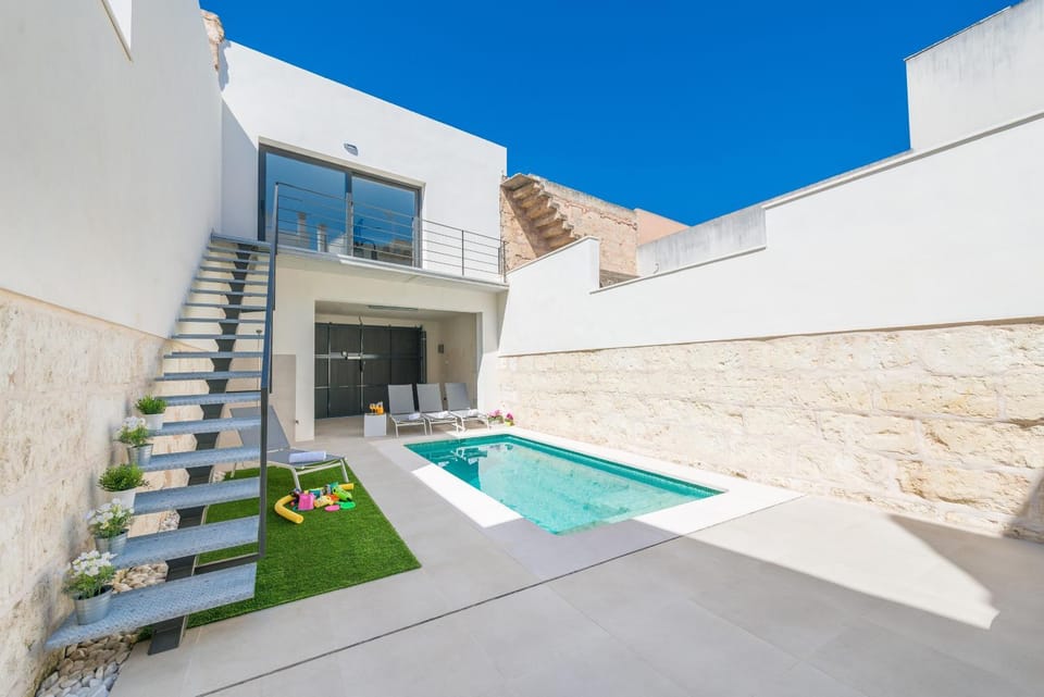Property building, Swimming pool