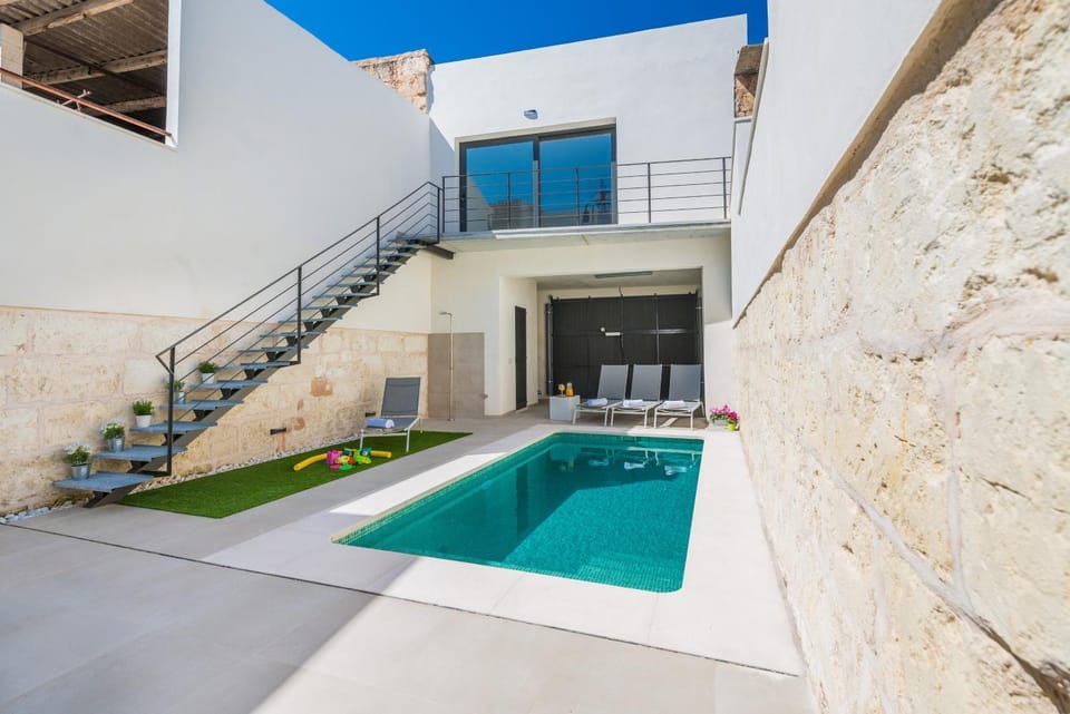 Property building, Swimming pool