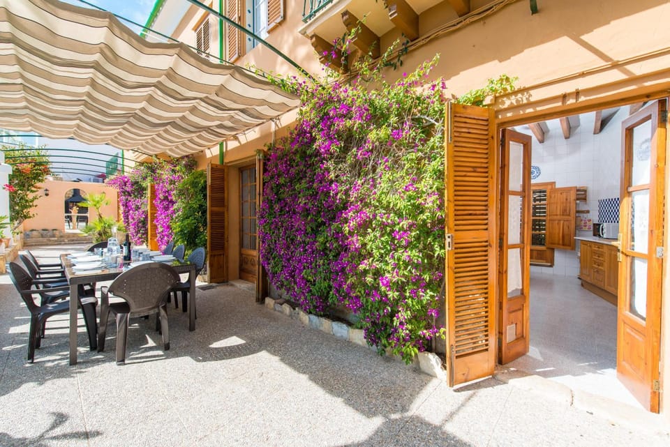 Property building, Dining area