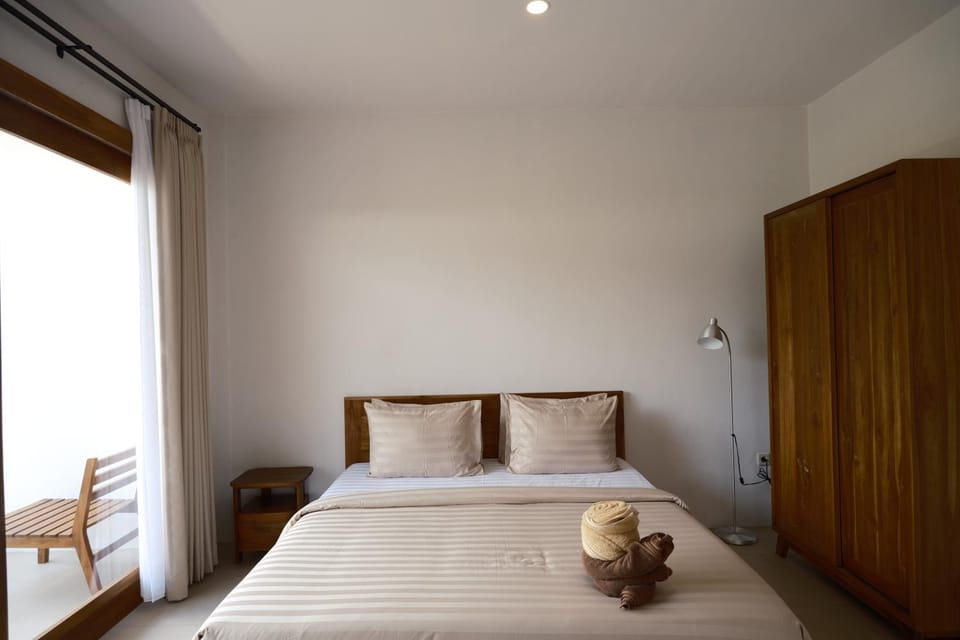 Bed, Photo of the whole room, Bedroom, towels, wardrobe