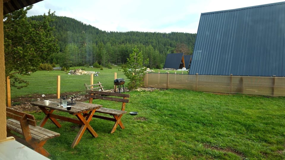 Stay Wild Chalet in Montenegro