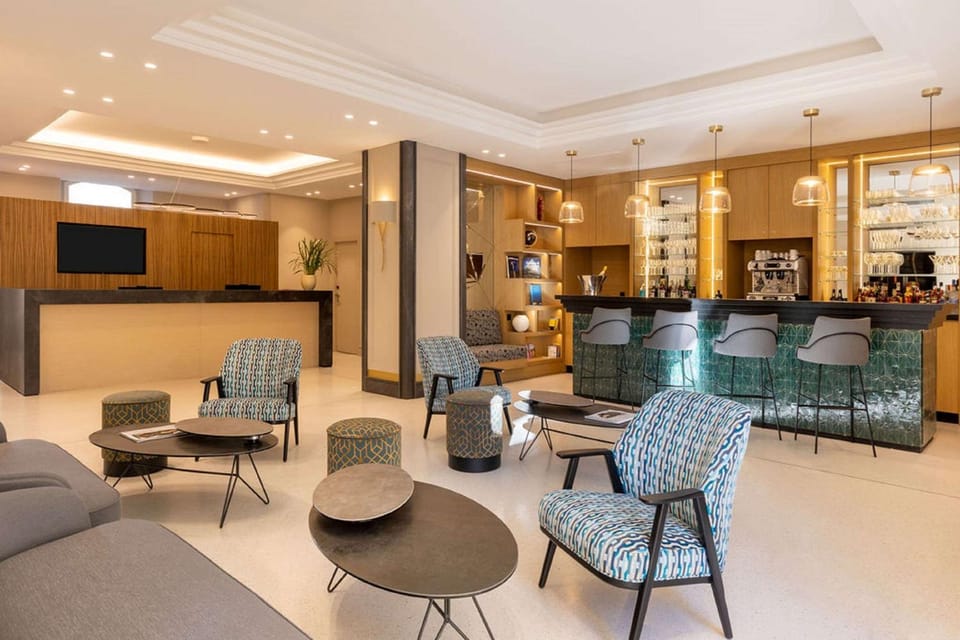 Lounge or bar, On site