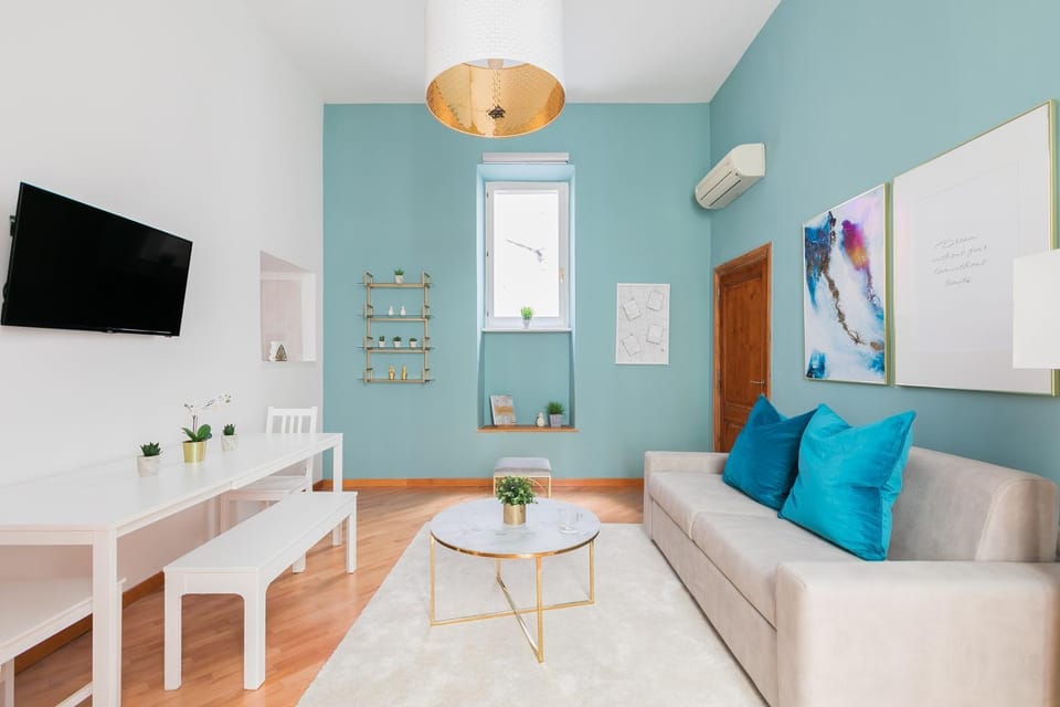 TV and multimedia, Living room, Seating area, Dining area