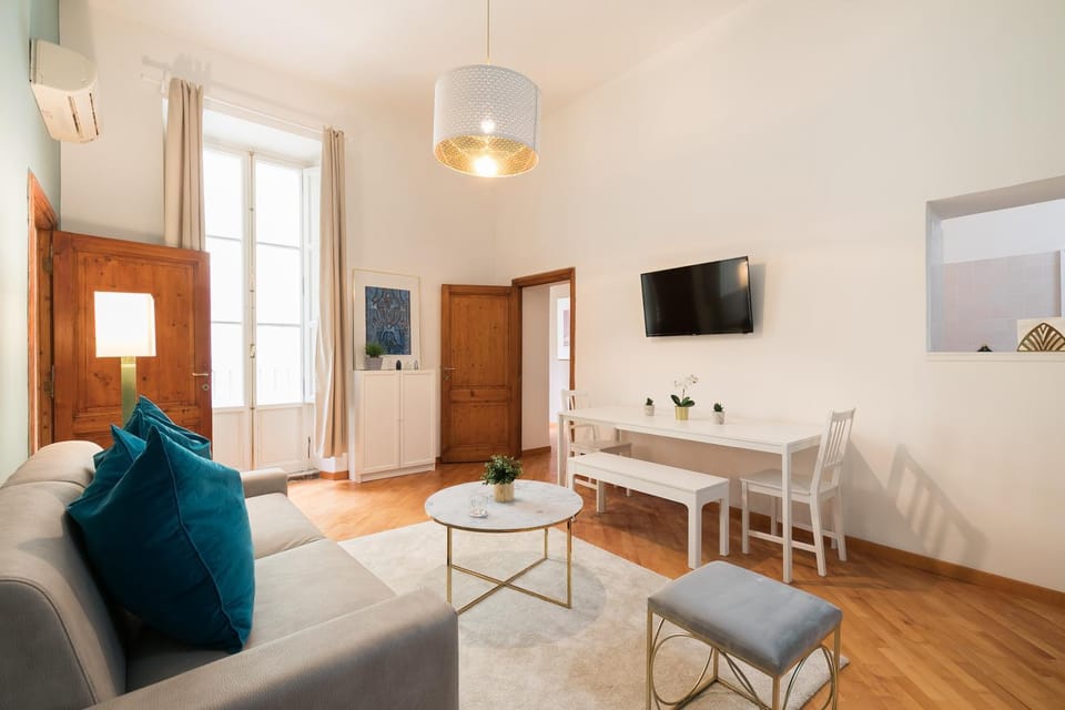 TV and multimedia, Living room, Seating area