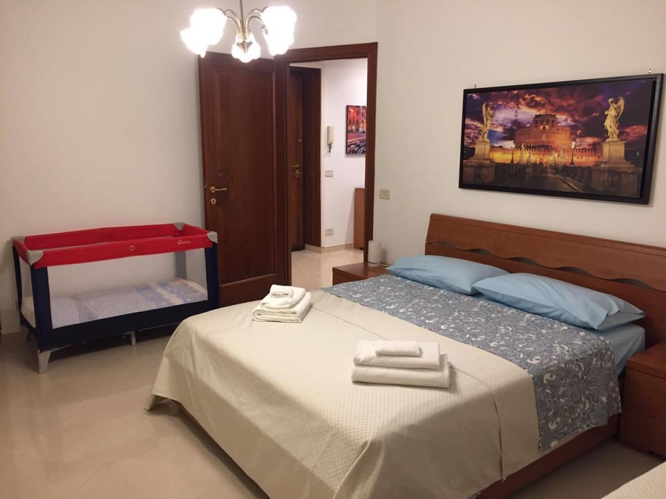 Bedroom, towels