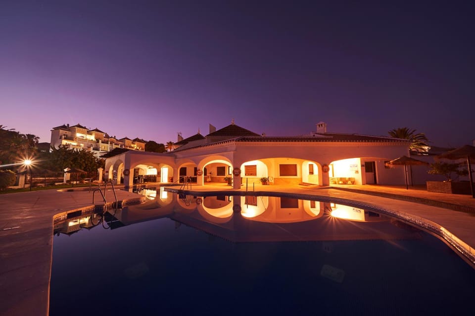 Hotel Bajamar Ancladero Playa Hotel in Nerja