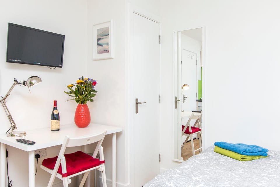Bristol City Budget Studio Stay Apartment in Bristol