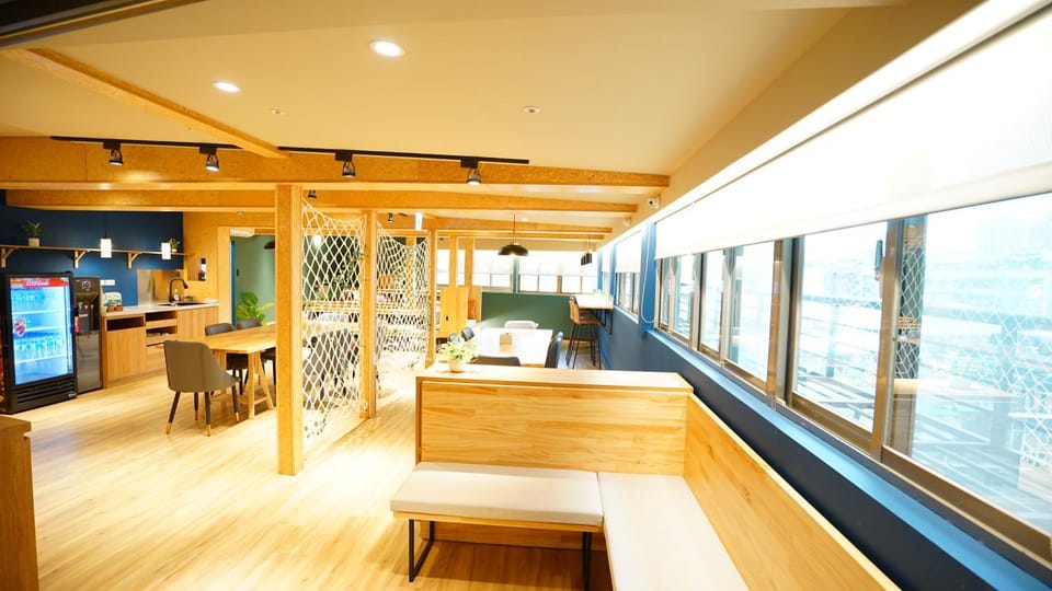 Communal lounge/ TV room, Living room, Seating area