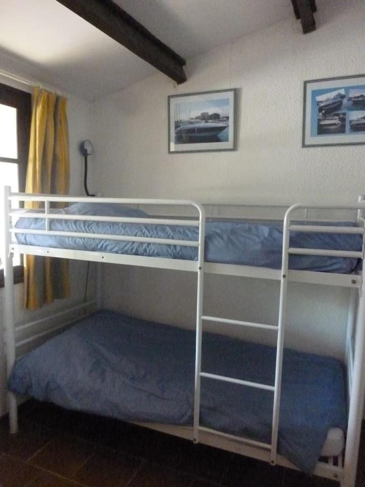 bunk bed