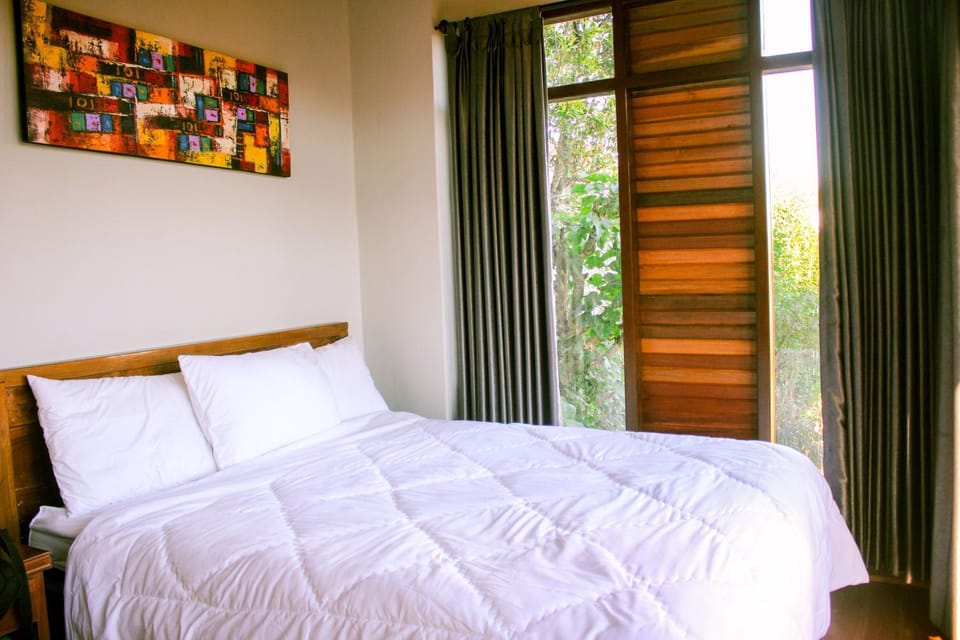 Bed, Photo of the whole room, Bedroom, Garden view