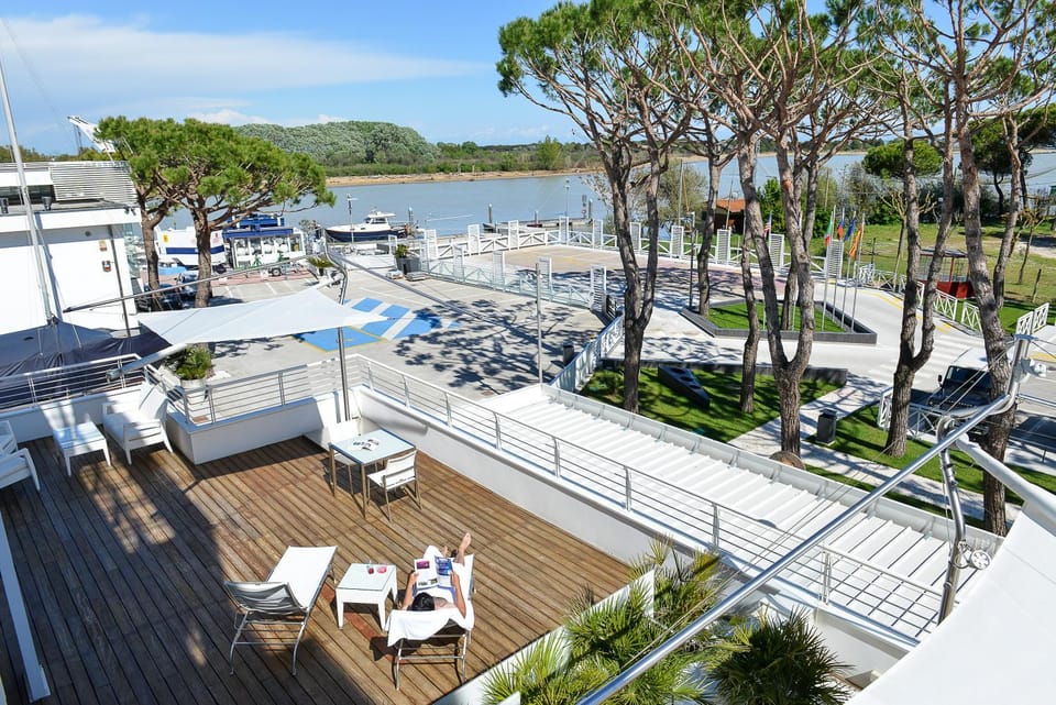 Balcony/Terrace, River view