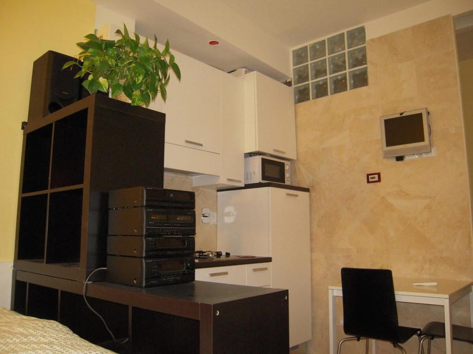 Kitchen or kitchenette, Seating area