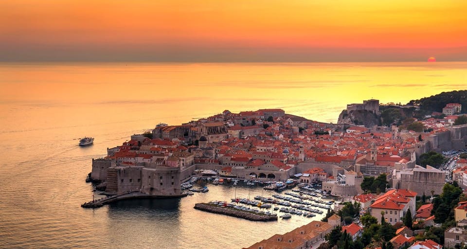 City view, Sea view