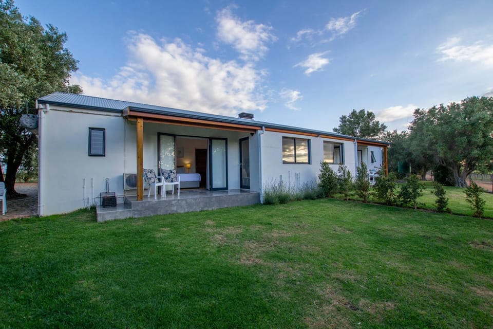 Denneboom Vineyards and Wildlife Apartment in Cape Town