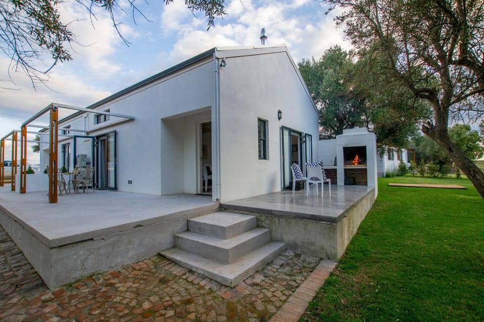 Denneboom Vineyards and Wildlife Apartment in Cape Town