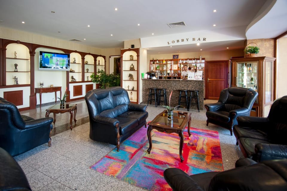 TV and multimedia, Living room, Lobby or reception, Lounge or bar, Seating area, On site