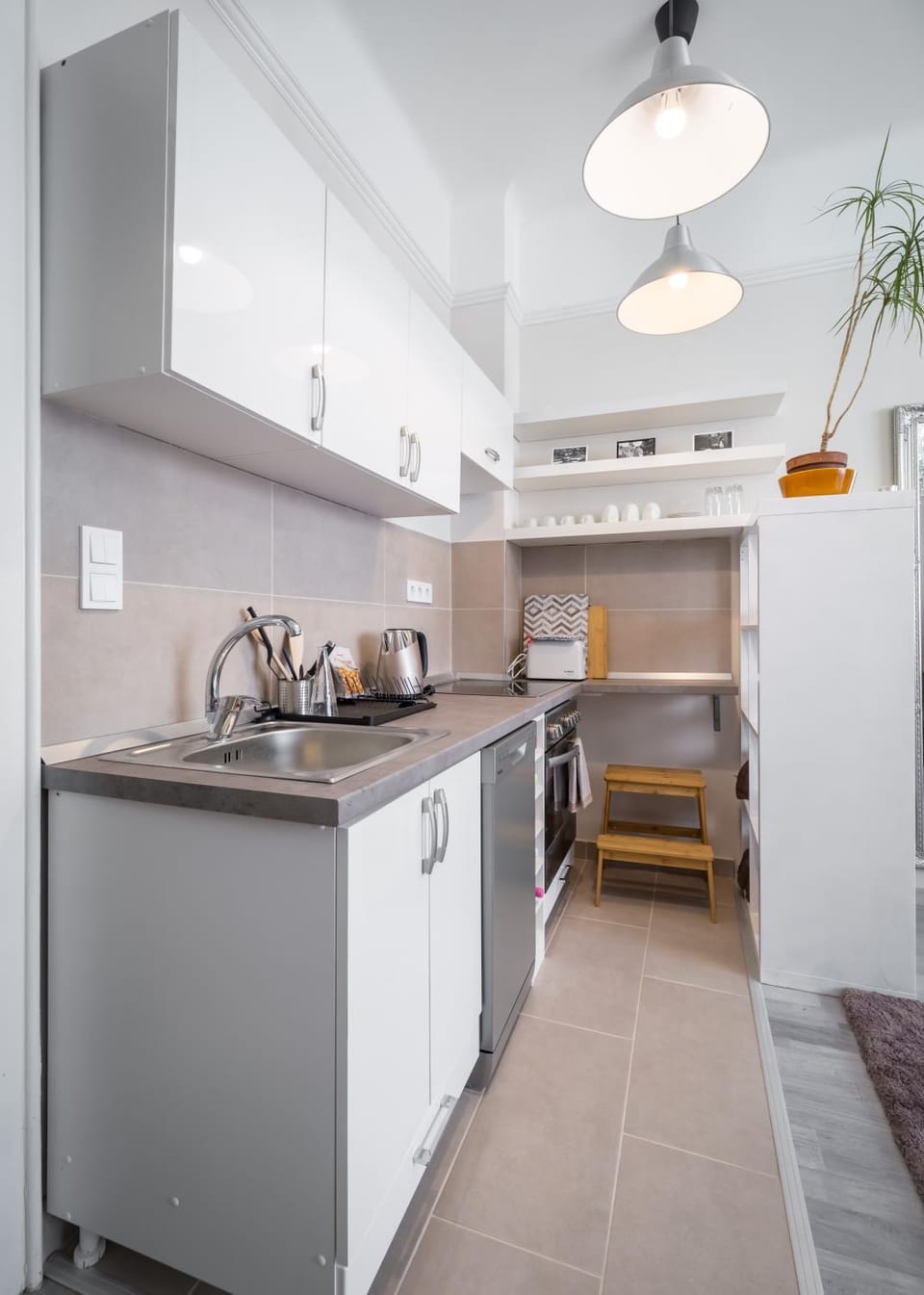 Kitchen or kitchenette