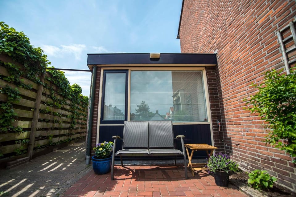 Studio 4 u with private parking Apartment in Zandvoort